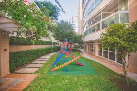 Apartamento à venda com 113m², 3 quartos e 3 vagas Apartamento à venda com 113m², 3 quartos e 3 vagasÁrea Comum - Playground