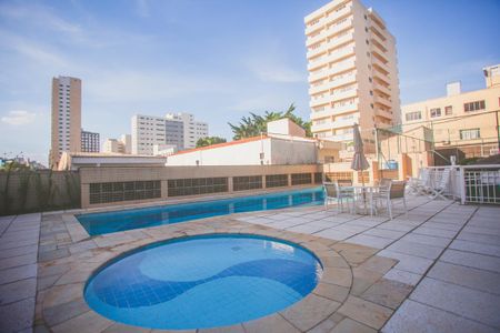 Apartamento à venda com 113m², 3 quartos e 3 vagas Apartamento à venda com 113m², 3 quartos e 3 vagasÁrea comum - Piscina