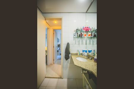 Apartamento à venda com 113m², 3 quartos e 3 vagas Apartamento à venda com 113m², 3 quartos e 3 vagasBanheiro Social