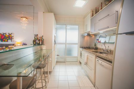 Apartamento à venda com 113m², 3 quartos e 3 vagas Apartamento à venda com 113m², 3 quartos e 3 vagasCozinha