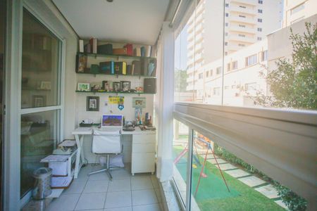 Apartamento à venda com 113m², 3 quartos e 3 vagas Apartamento à venda com 113m², 3 quartos e 3 vagasVaranda
