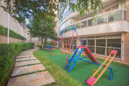 Apartamento à venda com 113m², 3 quartos e 3 vagas Apartamento à venda com 113m², 3 quartos e 3 vagasÁrea Comum - Playground