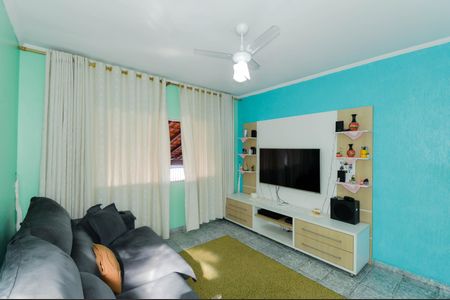 Casa à venda com 250m², 2 quartos e 4 vagas Casa à venda com 250m², 2 quartos e 4 vagasSala