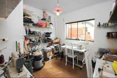 Casa à venda com 130m², 5 quartos e 2 vagas Casa à venda com 130m², 5 quartos e 2 vagasQuarto 2