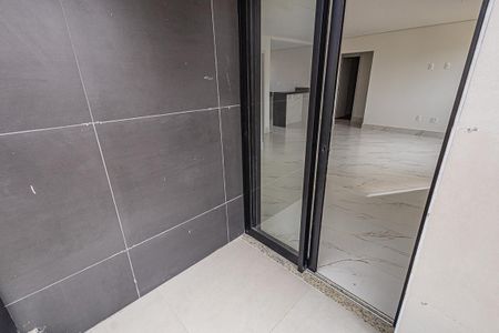 Apartamento à venda com 90m², 3 quartos e 2 vagasVaranda