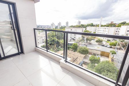 Apartamento à venda com 180m², 3 quartos e 4 vagas Apartamento à venda com 180m², 3 quartos e 4 vagasVaranda