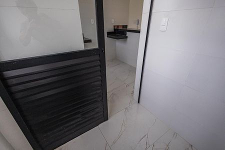 Apartamento à venda com 180m², 3 quartos e 4 vagas Apartamento à venda com 180m², 3 quartos e 4 vagasArea de serviço