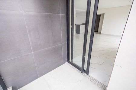 Apartamento à venda com 190m², 3 quartos e 4 vagasVaranda