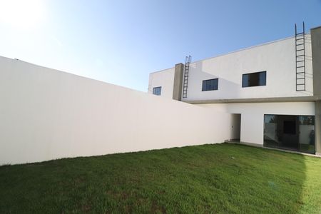 Casa para alugar com 85m², 2 quartos e 3 vagasQuintal