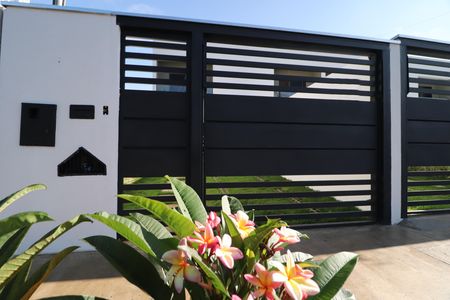 Casa para alugar com 85m², 2 quartos e 3 vagasFachada