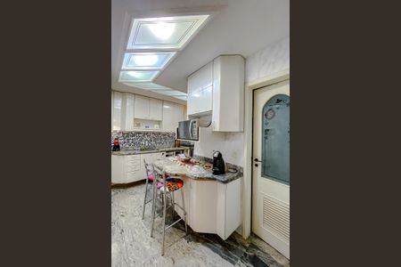 Apartamento para alugar com 125m², 3 quartos e 2 vagasCozinha