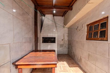 Casa à venda com 170m², 2 quartos e 2 vagasChurrasqueira