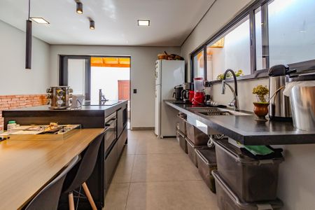 Casa à venda com 170m², 2 quartos e 2 vagasSala/Cozinha