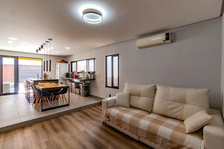 Casa à venda com 170m², 2 quartos e 2 vagasSala/Cozinha