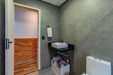 Casa à venda com 170m², 2 quartos e 2 vagasBanheiro Social