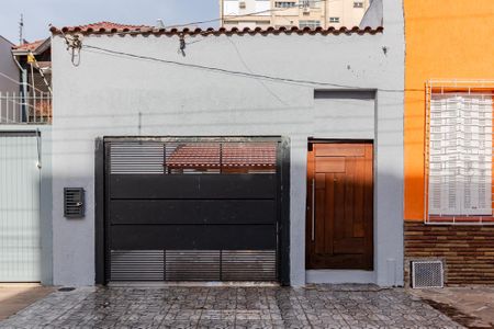 Casa à venda com 170m², 2 quartos e 2 vagasFachada