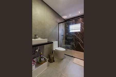 Casa à venda com 170m², 2 quartos e 2 vagasBanheiro Social