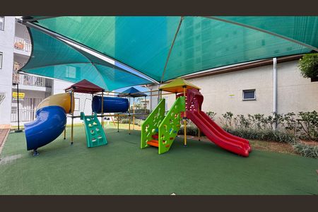 Apartamento para alugar com 50m², 2 quartos e 1 vaga Apartamento para alugar com 50m², 2 quartos e 1 vagaÁrea comum - Playground