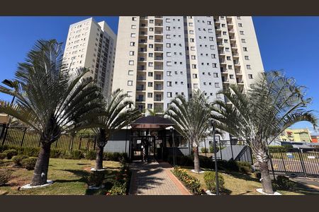 Apartamento para alugar com 50m², 2 quartos e 1 vaga Apartamento para alugar com 50m², 2 quartos e 1 vagaFachada