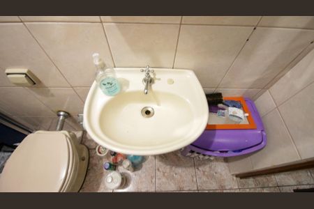 Casa à venda com 250m², 4 quartos e 1 vaga Casa à venda com 250m², 4 quartos e 1 vagaBanheiro Social