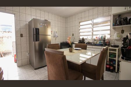 Casa à venda com 250m², 4 quartos e 1 vaga Casa à venda com 250m², 4 quartos e 1 vagaCozinha 2