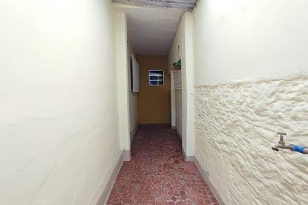 Casa para alugar com 60m², 1 quarto e 1 vagaCorredor - Quintal