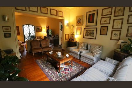 Casa à venda com 3 quartos, 300m² em Pacaembu, São Paulo