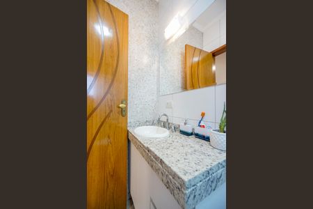 Casa de condomínio à venda com 115m², 3 quartos e 2 vagas Casa de condomínio à venda com 115m², 3 quartos e 2 vagasBanheiro social