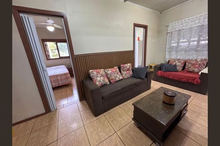 Casa à venda com 33m², 3 quartos e 1 vaga Casa à venda com 33m², 3 quartos e 1 vagaSala