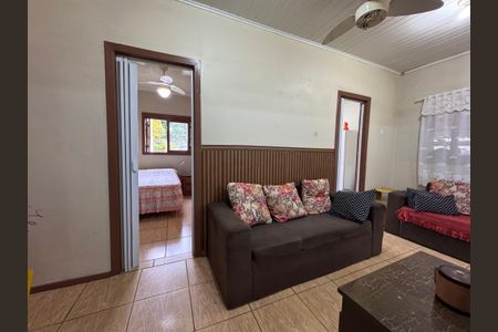 Casa à venda com 33m², 3 quartos e 1 vaga Casa à venda com 33m², 3 quartos e 1 vagaSala