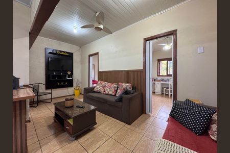 Casa à venda com 33m², 3 quartos e 1 vaga Casa à venda com 33m², 3 quartos e 1 vagaSala