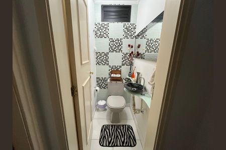 Apartamento à venda com 118m², 3 quartos e 2 vagas Apartamento à venda com 118m², 3 quartos e 2 vagasLavabo