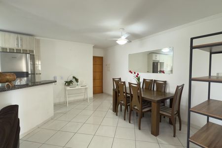 Apartamento para alugar com 75m², 2 quartos e 1 vagaSala