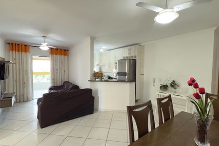 Apartamento para alugar com 75m², 2 quartos e 1 vagaSala