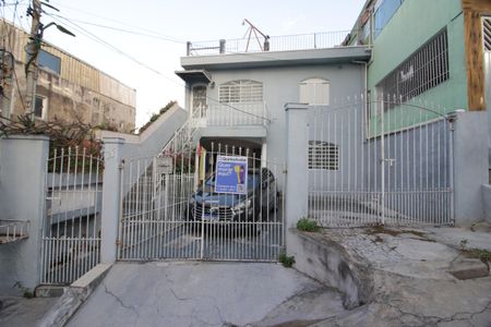 Casa à venda com 176m², 3 quartos e 2 vagasFachada