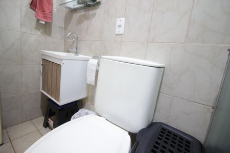 Casa à venda com 176m², 3 quartos e 2 vagasBanheiro 1