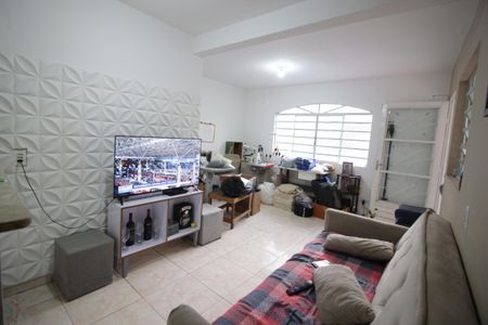 Casa à venda com 176m², 3 quartos e 2 vagasSala 1