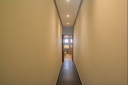 Casa à venda com 180m², 3 quartos e 2 vagasCorredor