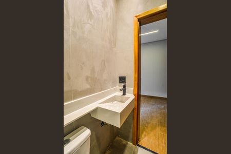 Casa à venda com 180m², 3 quartos e 2 vagasBanheiro da Suíte 1