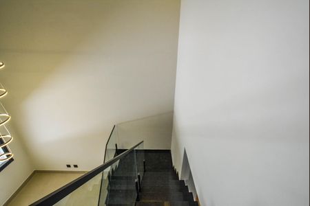 Casa à venda com 180m², 3 quartos e 2 vagasEscada