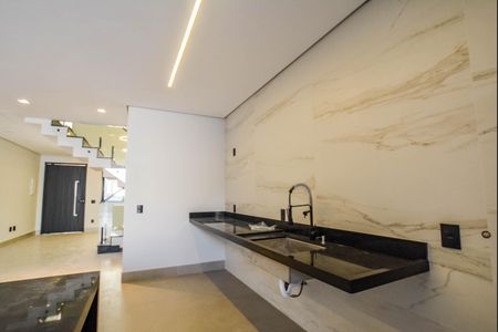 Casa à venda com 180m², 3 quartos e 2 vagasCozinha