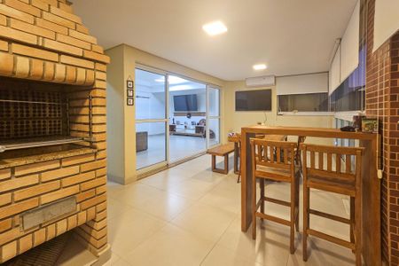 Apartamento para alugar com 118m², 3 quartos e 2 vagasvaranda