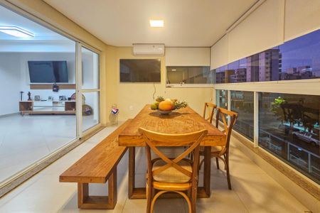 Apartamento para alugar com 118m², 3 quartos e 2 vagasvaranda