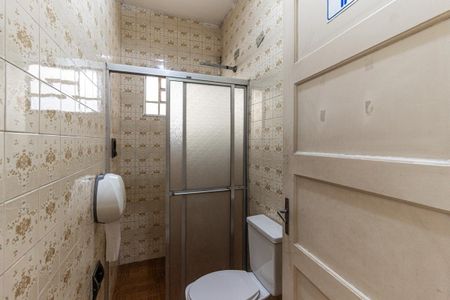 Casa à venda com 600m², 5 quartos e 6 vagas Casa à venda com 600m², 5 quartos e 6 vagasBanheiro de Serviço