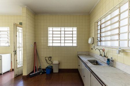 Casa à venda com 600m², 5 quartos e 6 vagas Casa à venda com 600m², 5 quartos e 6 vagasCozinha