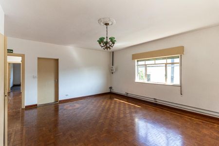 Casa à venda com 600m², 5 quartos e 6 vagas Casa à venda com 600m², 5 quartos e 6 vagasQuarto 3