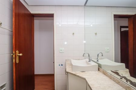 Apartamento para alugar com 71m², 3 quartos e 1 vagaBanheiro
