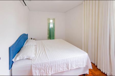 Apartamento para alugar com 167m², 3 quartos e 2 vagasSuíte