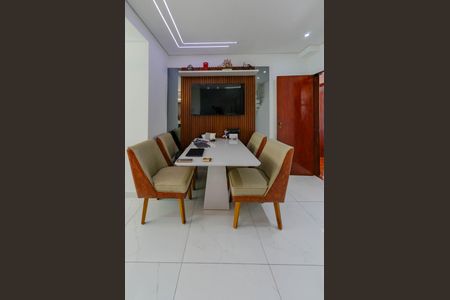 Apartamento para alugar com 167m², 3 quartos e 2 vagasSala