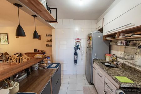 Apartamento à venda com 98m², 3 quartos e 2 vagas Apartamento à venda com 98m², 3 quartos e 2 vagasCozinha